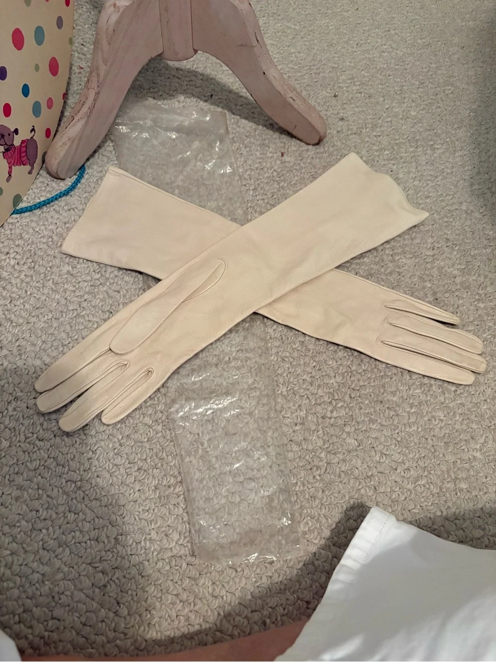 Vintage lamb Long Cream Women's Leather Gloves - size 7 yummy